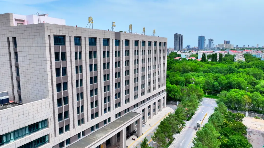 A University Deploys a Power Router: From “Weather-Dependent Energy Use” to “Precision Energy Management”